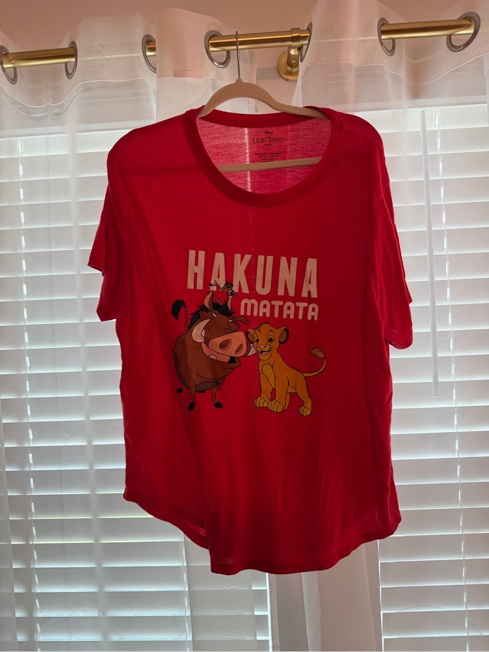 Red Hakuna Matata Lion King T‑Shirt -